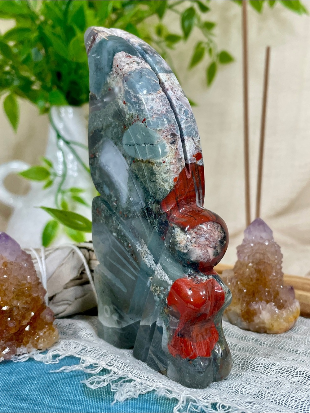 !!! NEW !!! 2529 African Bloodstone Crystal Angel/Fairy Carving
